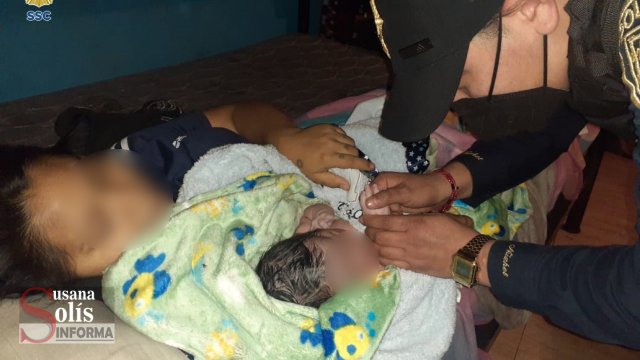 Susana Solis Informa POLICÍAS asisten a mujer en parto