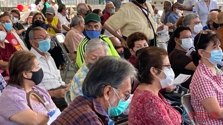 MÁS de 35 mil personas reciben vacuna de refuerzo en Chiapas Susana Solis Informa