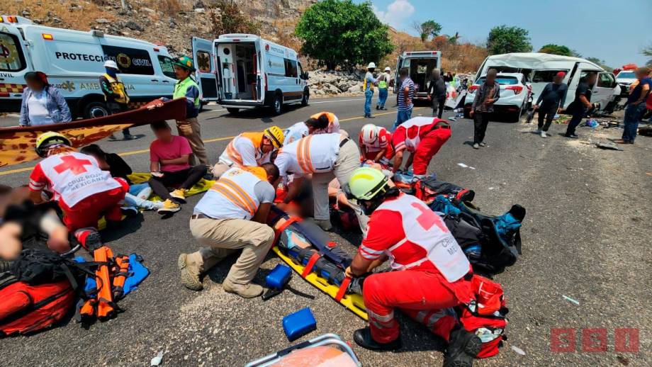 Cuatro muertos y 20 lesionados en trágico accidente - Susana Solis Informa