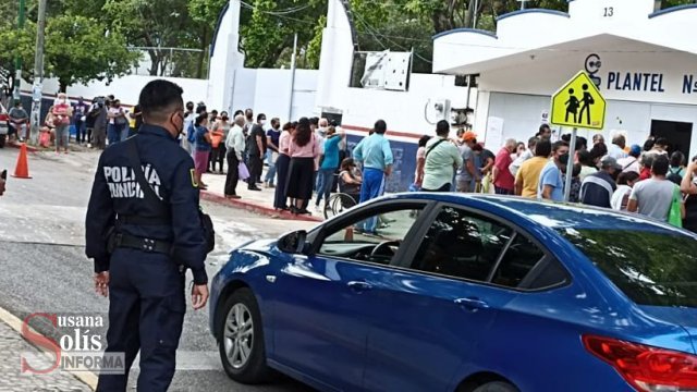 Susana Solis Informa LARGAS filas en Tuxtla para inscribirse en el programa de Bienestar para adultos mayores