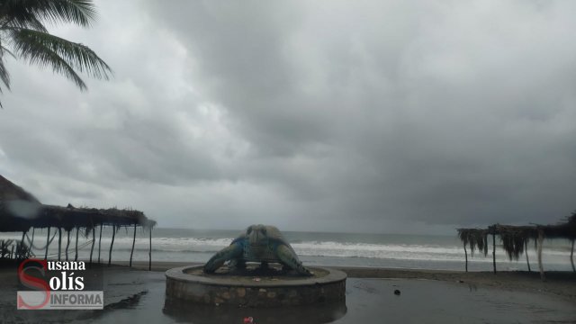 Susana Solis Informa ALTO OLEAJE en Puerto Arista #Tonalá alcanza palapas y calles