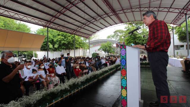 Susana Solis Informa Con la coordinación iniciada por el DIF Estatal contraen matrimonio 74 parejas en Tuxtla Gutiérrez