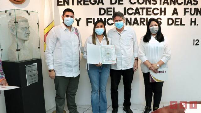 Susana Solis Informa Funcionarias y funcionarios del Ayuntamiento de Tuxtla reciben constancias de capacitación por el ICATECH