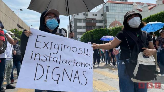 Susana Solis Informa Marchan estudiantes de la UNICACH; piden unidades médicas en las facultades
