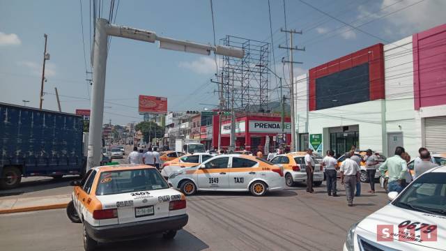 Susana Solis Informa PROTESTAN taxistas contra Uber y Didi