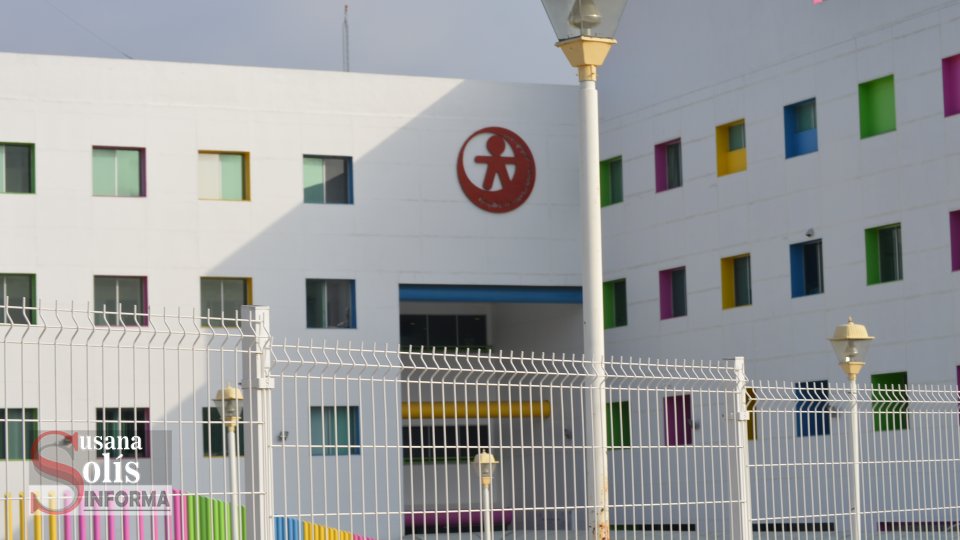 EXCLUYEN a trabajadores de Hospital pediátrico de vacunación contra  COVID-19 Susana Solis Informa