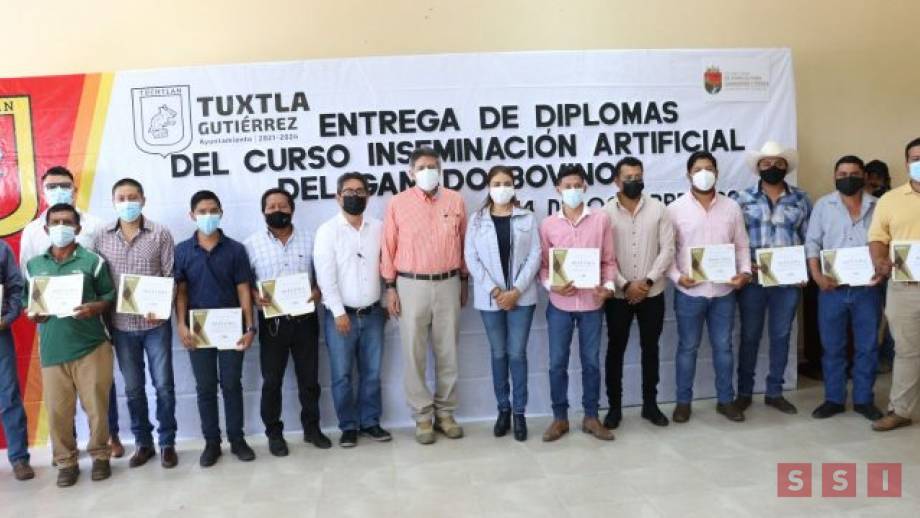 Entrega Carlos Morales y SAGyP diplomas a participantes del Curso de Inseminación Artificial de Ganado Bovino Susana Solis Informa