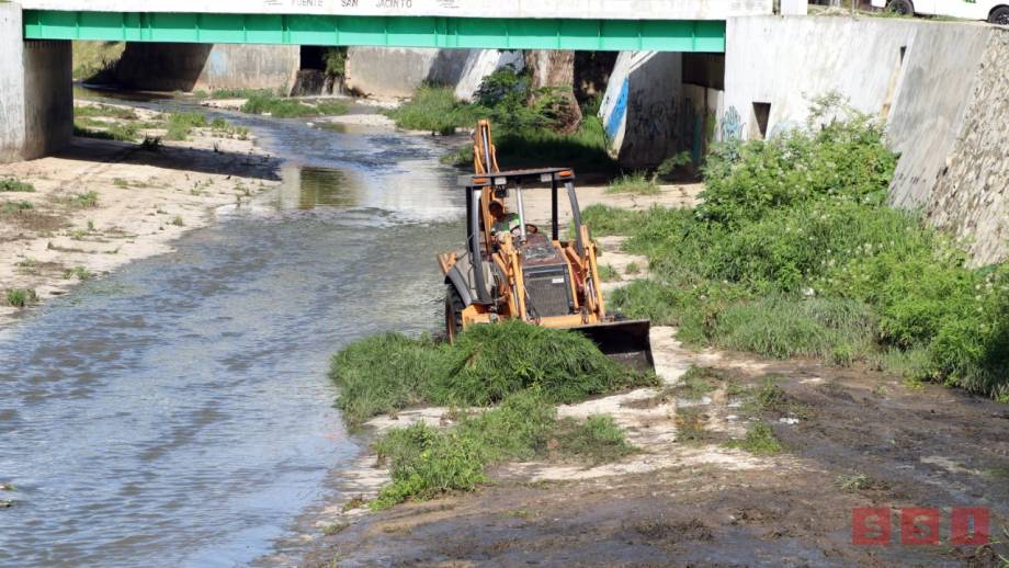 Ayuntamiento de Tuxtla realiza trabajo permanente de desazolve del rio Sabinal - Susana Solis Informa