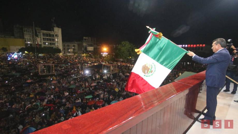 Con arenga ¡muera la corrupción! y ¡viva la justicia!, Rutilio Escandón da Grito de Independencia de México · Susana Solis Informa