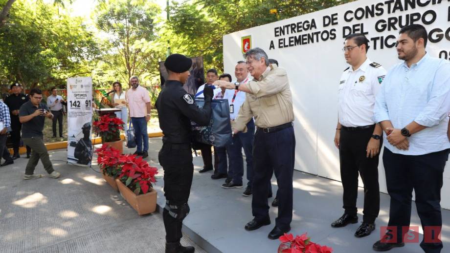 Encabeza Carlos Morales entrega de constancias y reconocimientos a integrantes del GOT por su contribución a reducir delitos en Tuxtla - Susana Solis Informa
