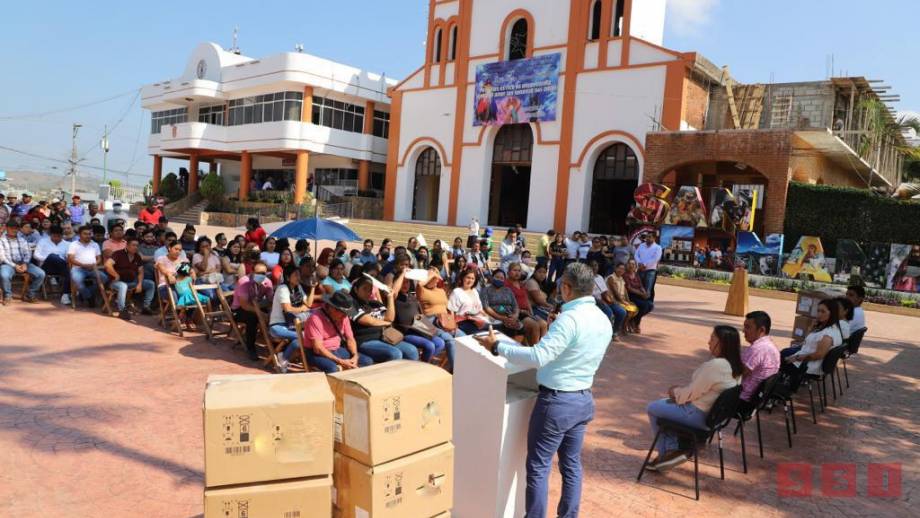 Helmer Ferras activa internet en Ocozocoautla, San Fernando y Patria Nueva - Susana Solis Informa