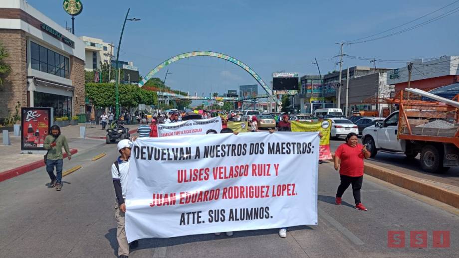 Piden reinstalación de maestros de la Sección 7 cesados - Susana Solis Informa