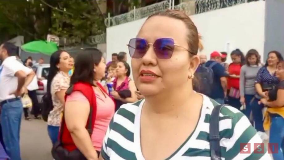 PROTESTAN trabajadores administrativos de educación por falta de pagos - Susana Solis Informa