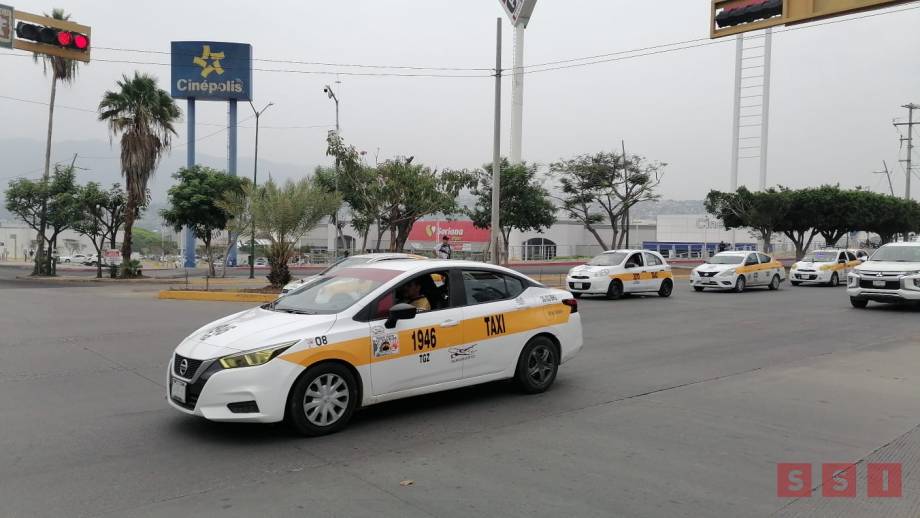 PROTESTAN taxistas contra servicios de transporte en plataforma Susana Solis Informa