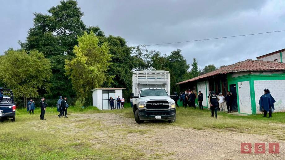 EVACUAN a un centenar de desplazados de Chenalhó; son trasladados a SCLC - Susana Solis Informa