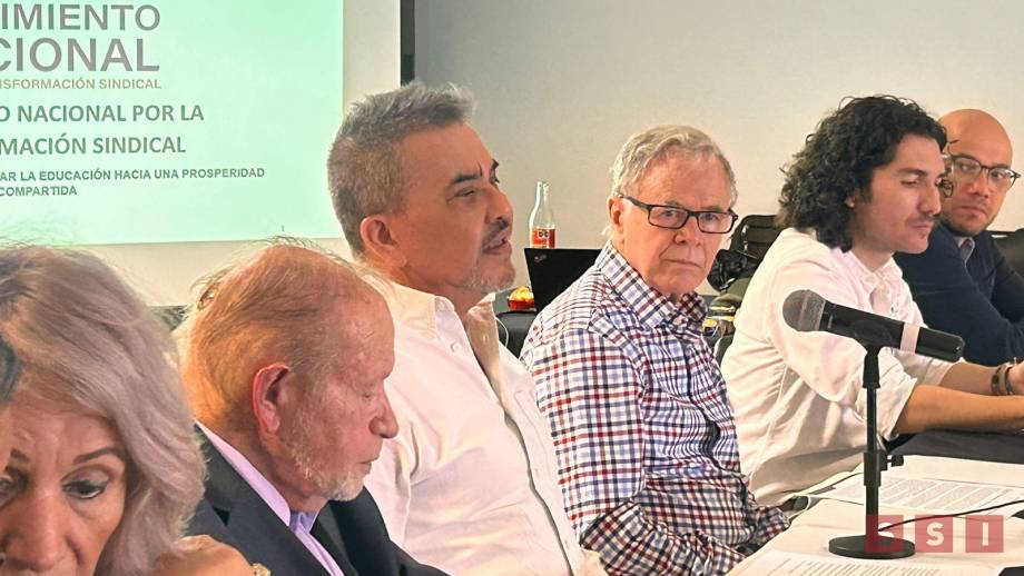 El maestro Ricardo Aguilar, coordinador nacional del Movimiento, presentó la propuesta ante un panel de distinguidos académicos.