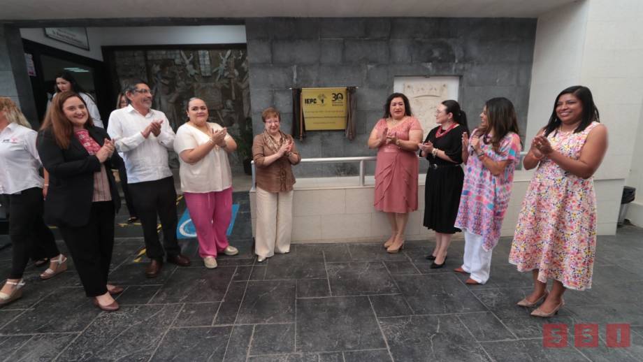 Presenta IEPC libro conmemorativo del 30º aniversario del órgano electoral chiapaneco - Susana Solis Informa