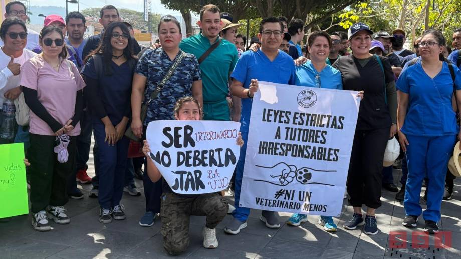 Se unen médicos veterinarios a la protesta nacional por el asesinato de Héctor - Susana Solis Informa