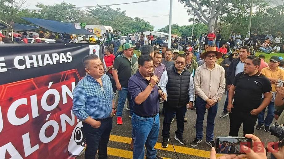 CNTE toma Aeropuerto “Ángel Albino Corzo”; en pliego de peticiones de carácter estatal hay avances Susana Solis Informa