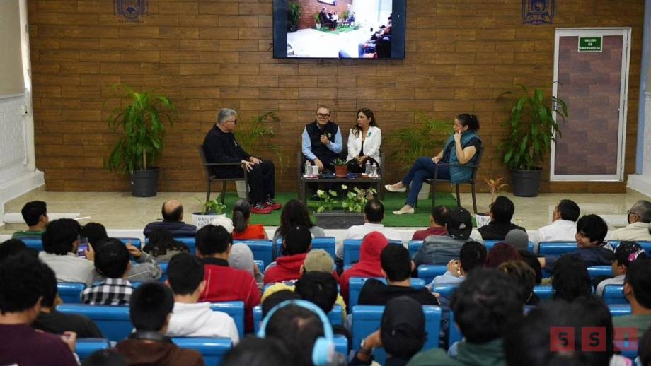 Dictan en la UNACH la conferencia “Del aula al Centro de Datos: Oportunidades para jóvenes en Inteligencia Artificial” - Susana Solis Informa
