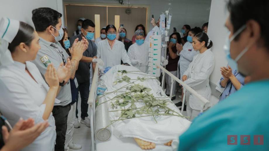 Entre aplausos despiden en el IMSS a hombre que salvó vidas con donación de órganos en Tuxtla - Susana Solis Informa